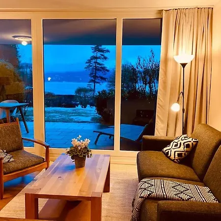 Cozy Lakeside
